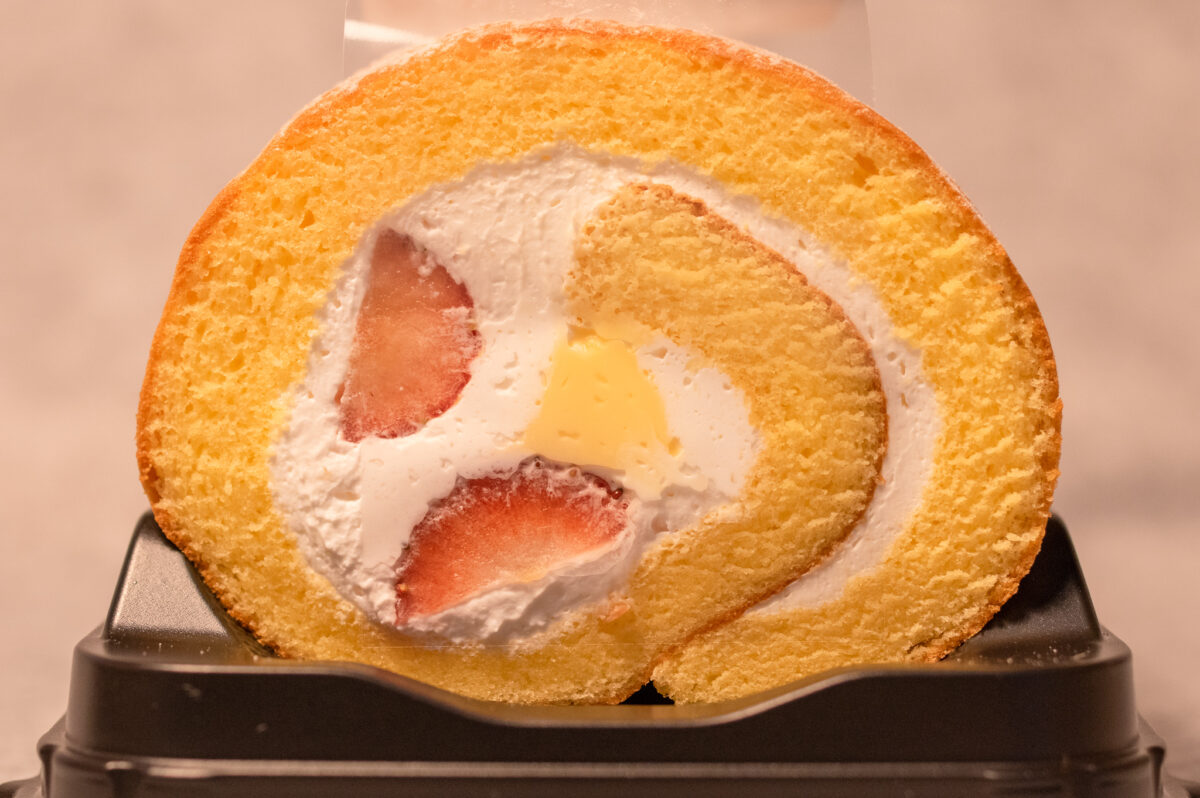 プレミアムフルーツロールの断面