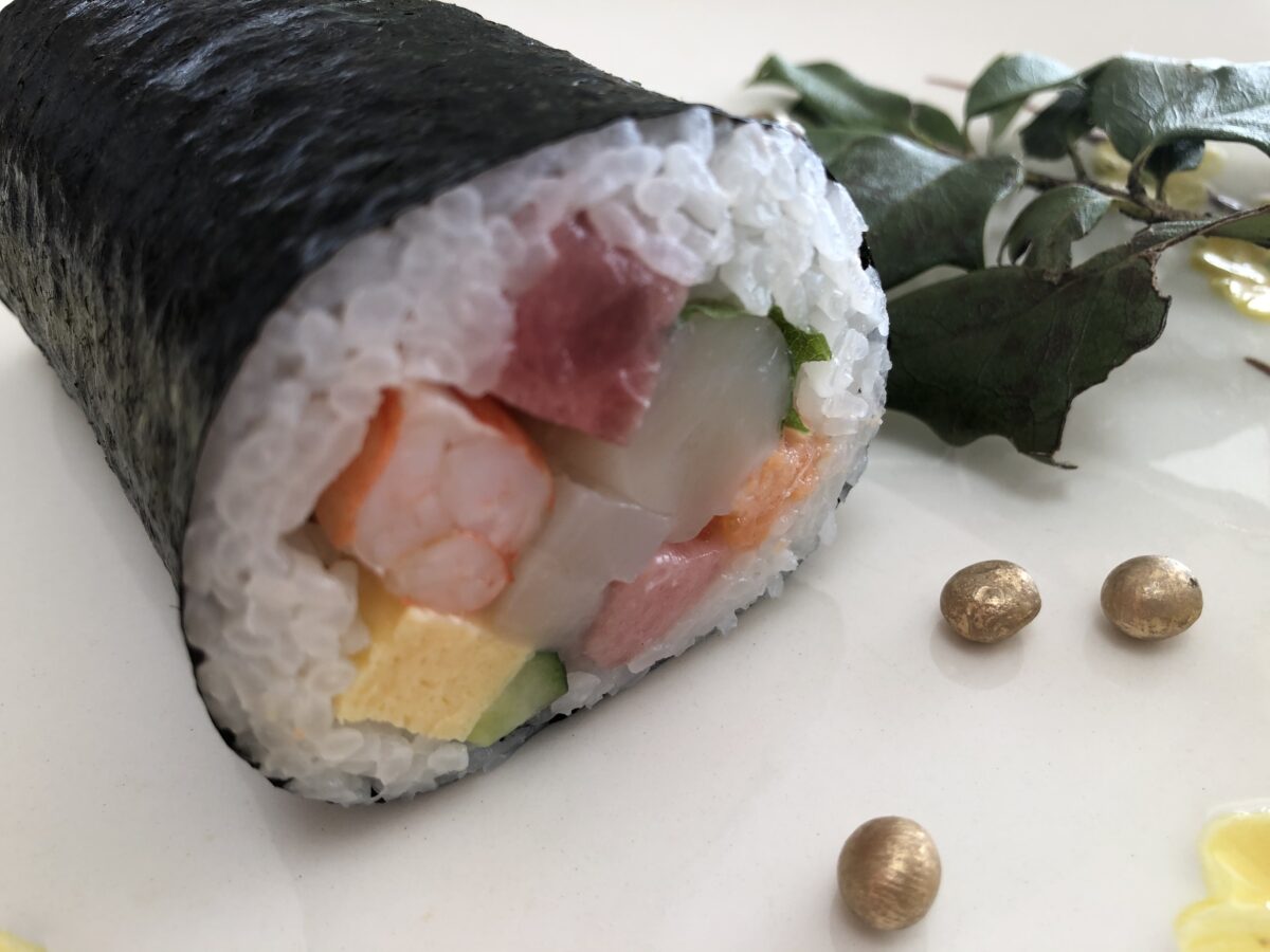 コープの北海道産ほたて入り海鮮恵方巻（ハーフ）