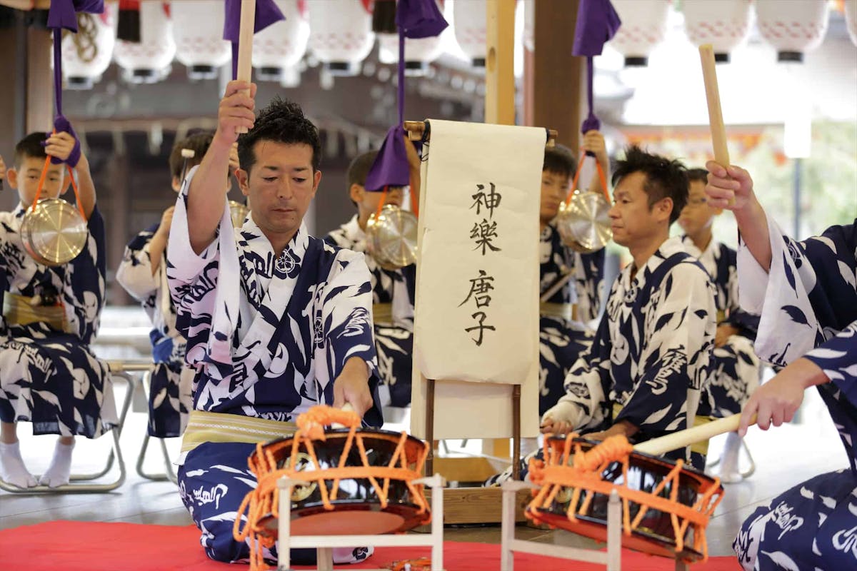 京のお囃子舟の八坂神社での祇園囃子演奏