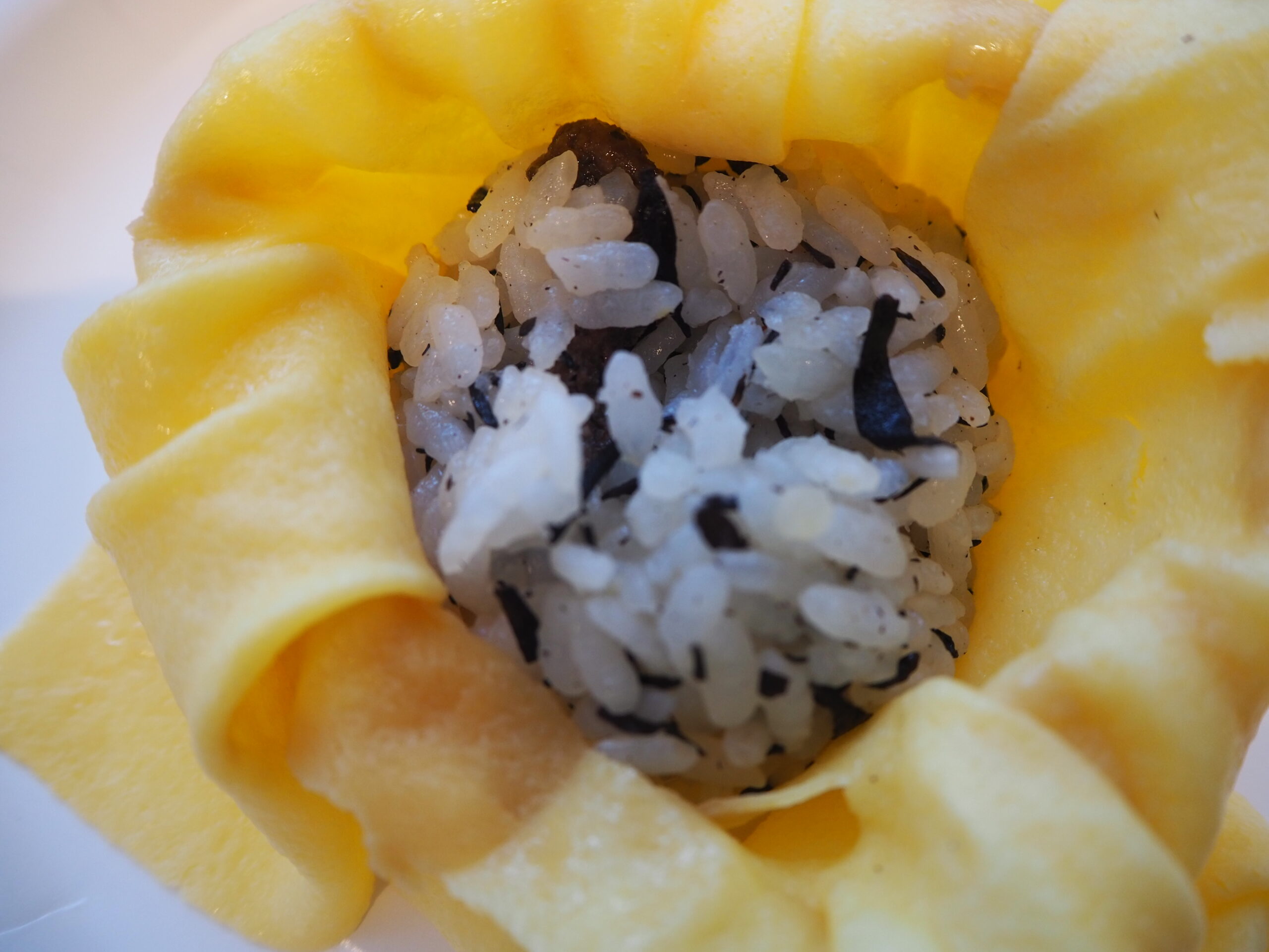 鮭とひじきの2種の茶巾寿司