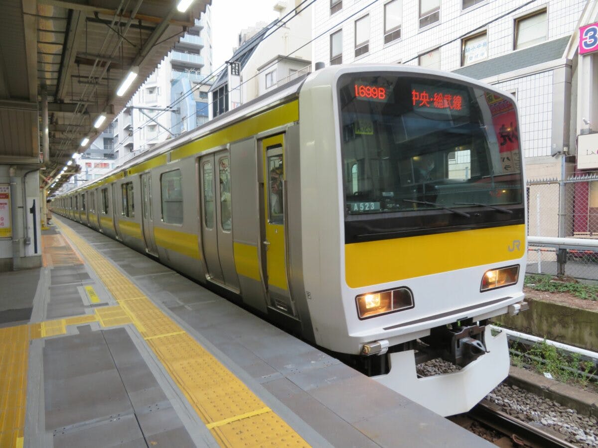 総武線で車窓花見 東中野 中野の区間で線路の北側に接する桜山通り オマツリジャパン あなたと祭りをつなげるメディア 総武線で車窓花見 東中野 中野の区間で線路の北側に接する桜山通り オマツリジャパン あなたと祭りをつなげるメディア