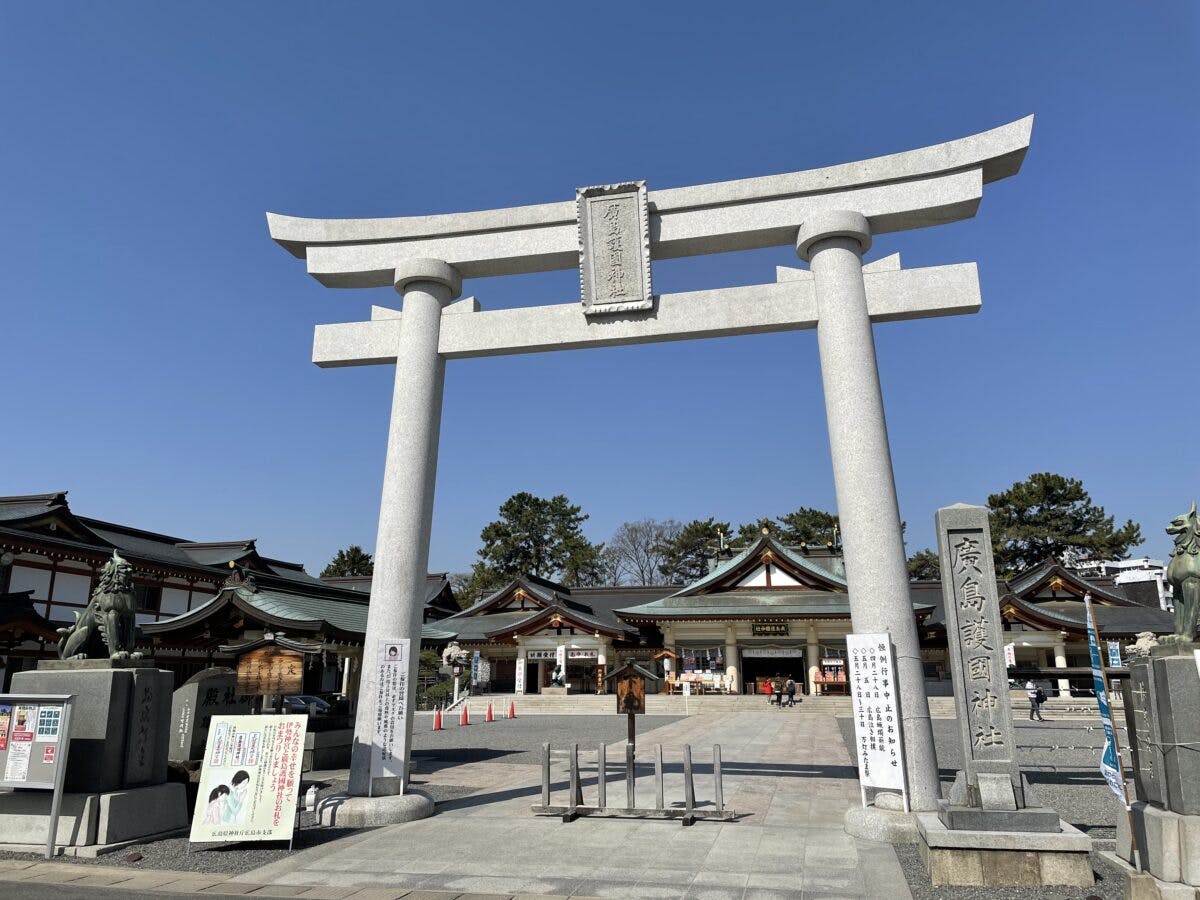 広島城 と満開の桜の競演を現地からレポート 21 オマツリジャパン あなたと祭りをつなげるメディア 広島城 と満開の桜の競演を現地からレポート 21 オマツリジャパン あなたと祭りをつなげるメディア