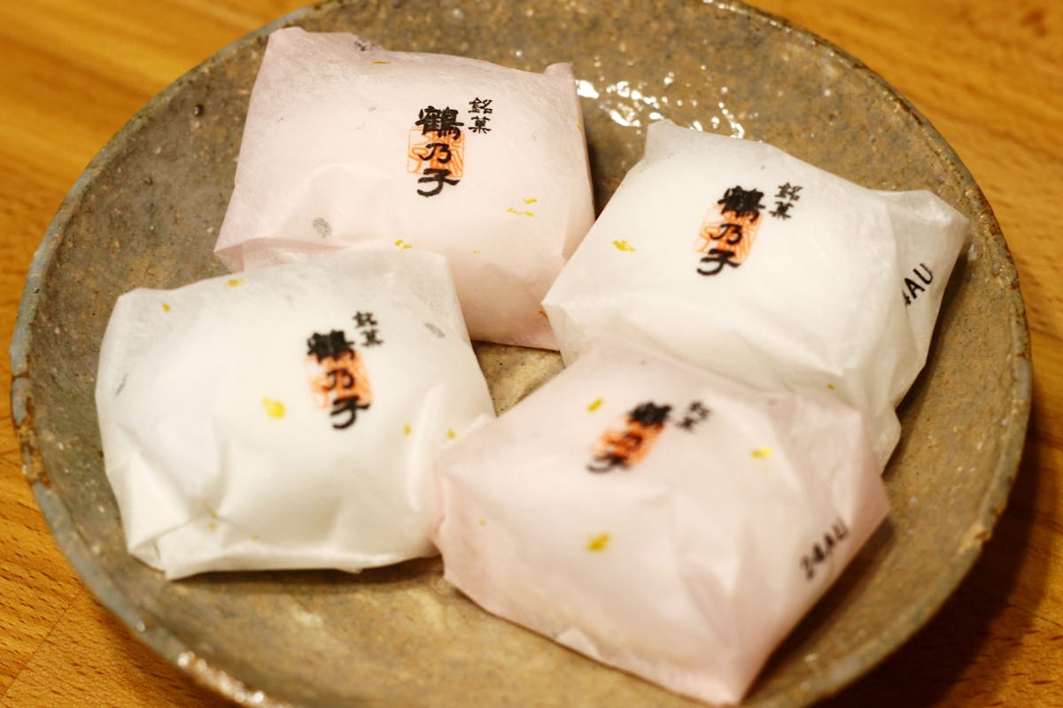 博多銘菓の「鶴乃子」!110年以上愛されるお菓子の食感はマシュマロ!?