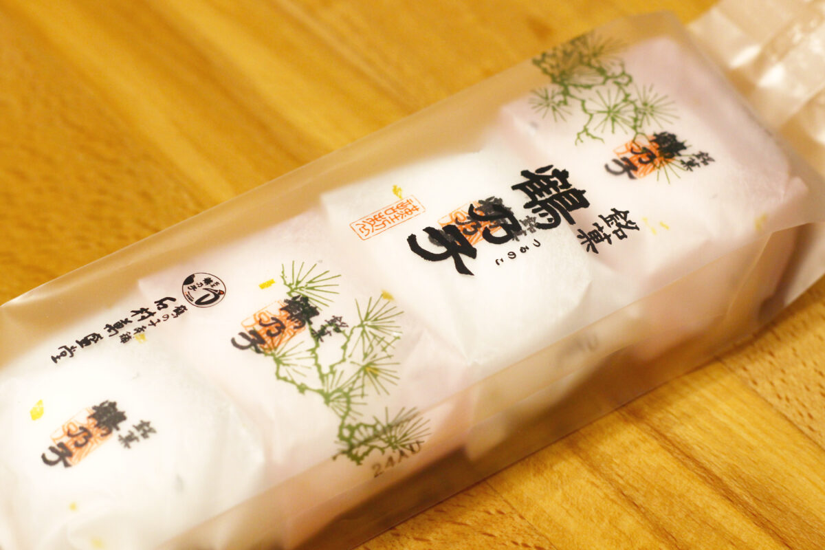 博多銘菓の「鶴乃子」！110年以上愛されるお菓子の食感はマシュマロ！？