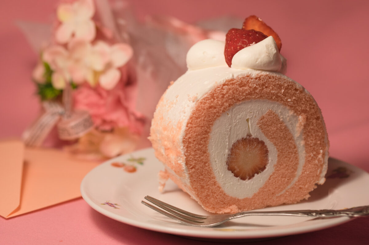 不二家の「母の日 苺のロールケーキ」