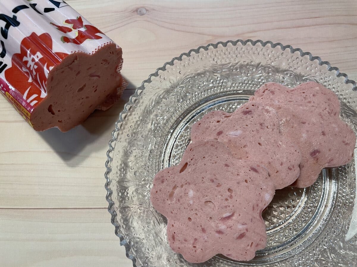 ケンミンショーでも紹介 福留ハムサクラ咲く花ソーセージとは 実食レポート オマツリジャパン あなたと祭りをつなげるメディア ケンミンショーでも紹介 福留ハムサクラ咲く花ソーセージとは 実食レポート オマツリジャパン あなたと祭りをつなげるメディア