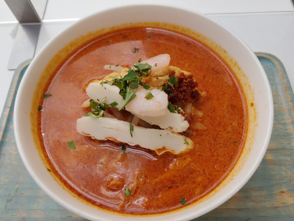 シンガポール名物麺料理の「ラクサ」をラーメンの日に食べよう！