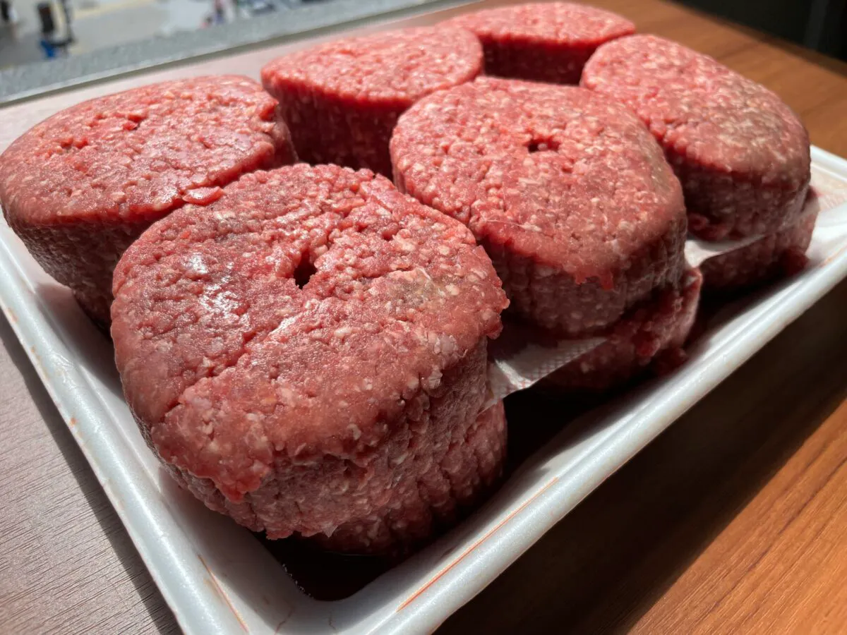 コストコのミートパティでハンバーガーを作ってみた 夢の極厚赤身肉 コスパと味は オマツリジャパン あなたと祭りをつなげるメディア