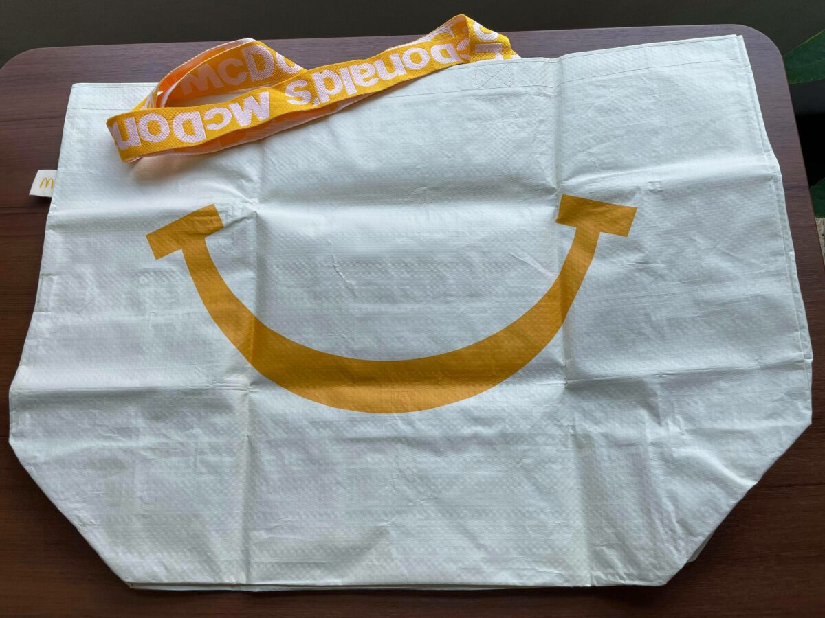 当選！マクドナルドの50周年限定「BIG SMILE BAG」の中身は？公開レポ