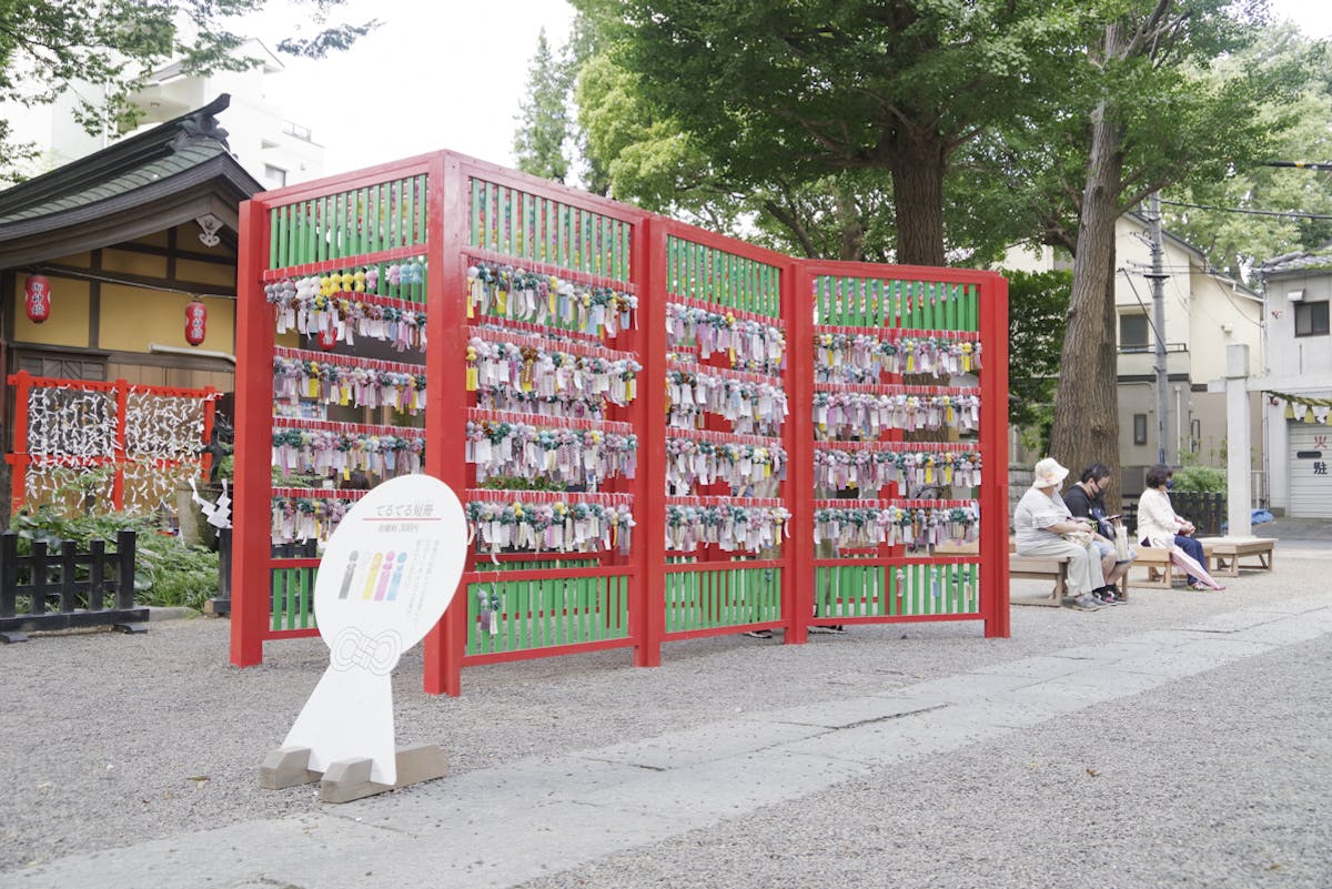 色とりどりのてるてる坊主がトンネルに 田無神社の 七夕てるてるトンネル オマツリジャパン 毎日 祭日