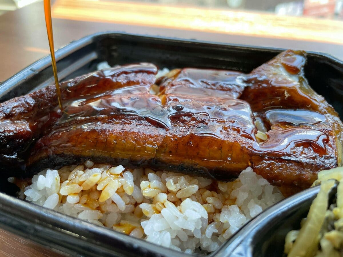 ほっともっと オリジン弁当の うな重 を食べ比べ 味は コスパは オマツリジャパン 毎日 祭日