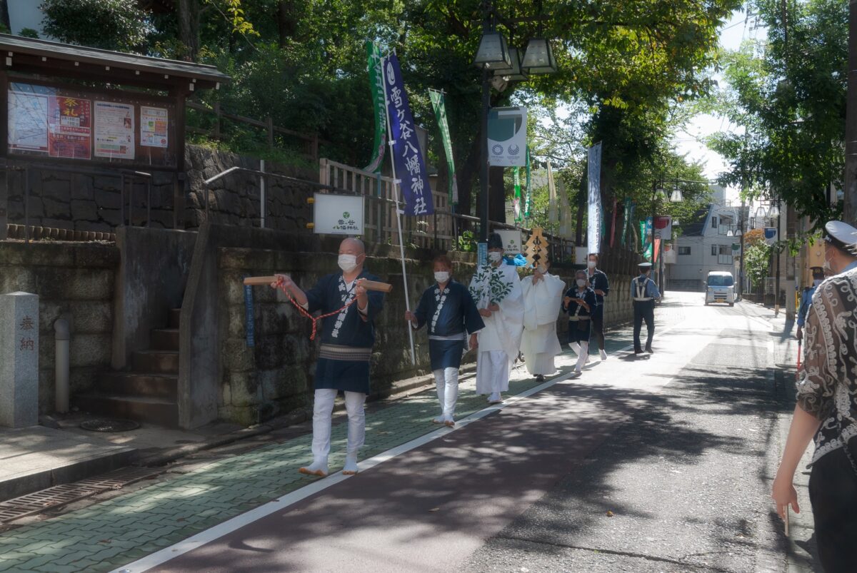 御幣渡御（神社脇）