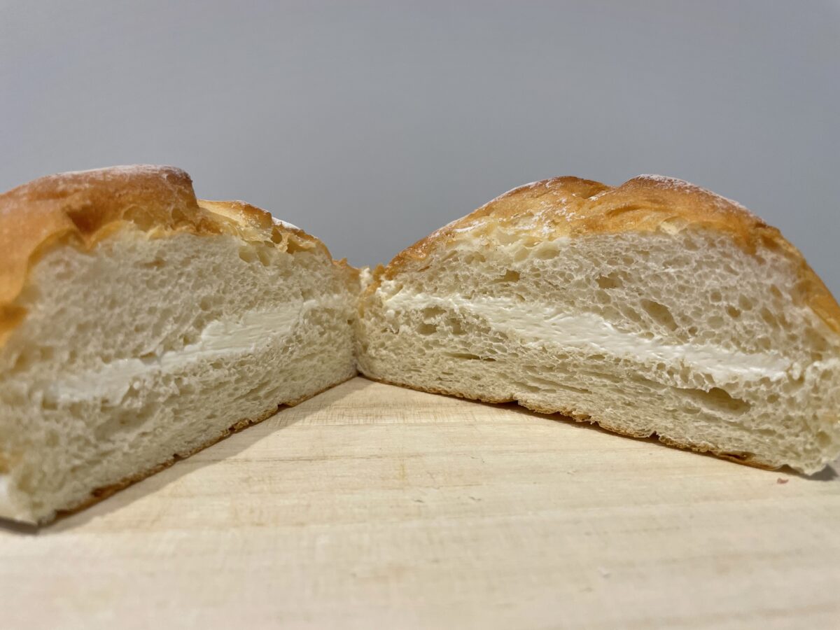 牛乳パン（すずらん牛乳）