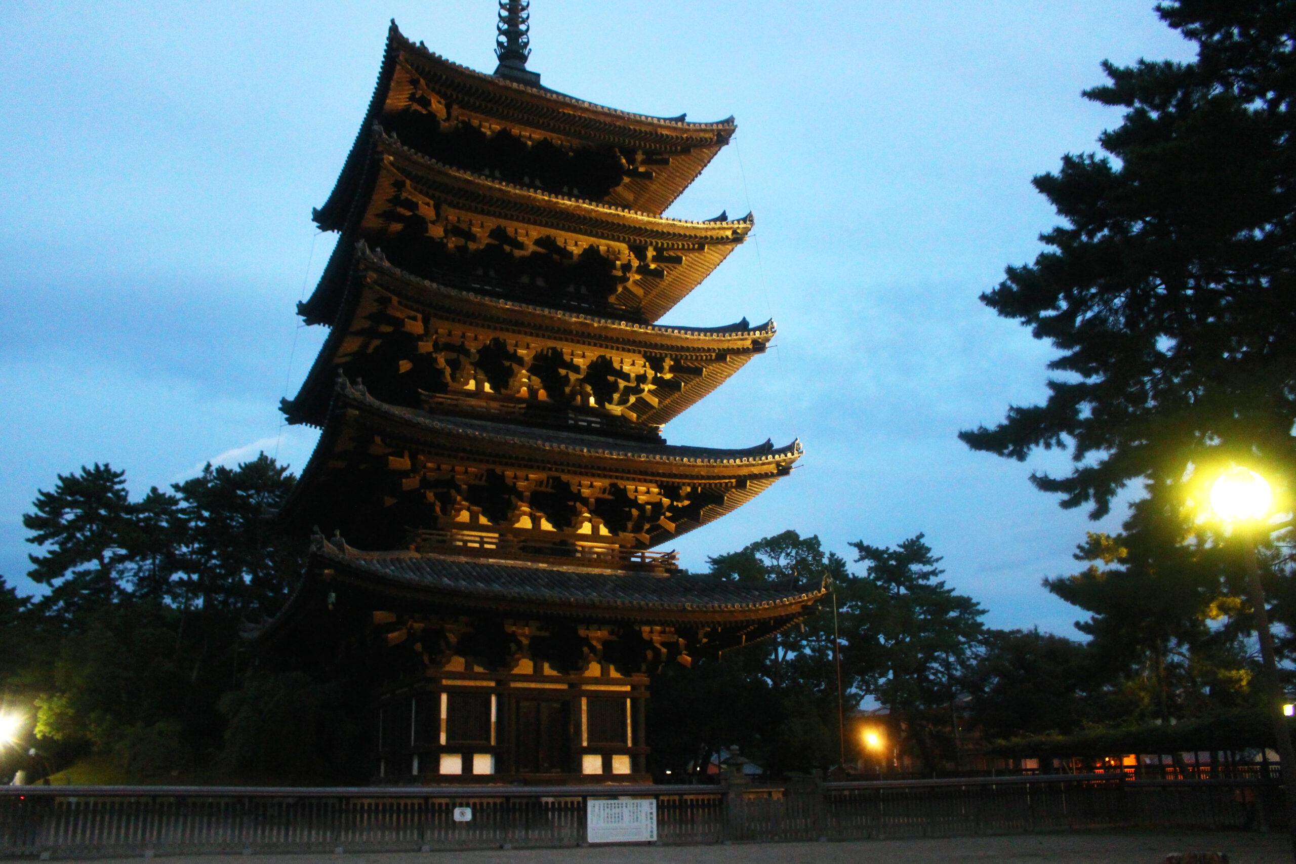 ライトアッププロムナードなら