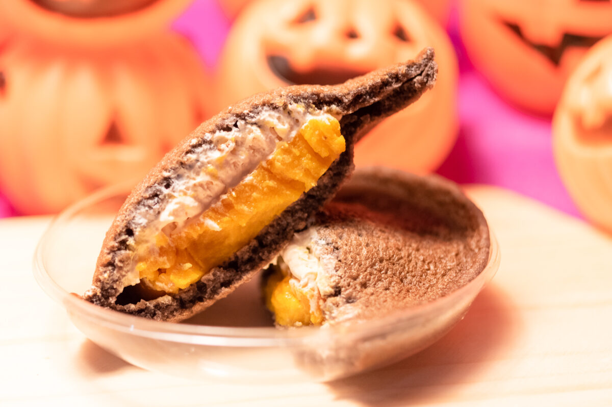 もちっとどら　かぼちゃプリン＆ホイップ（断面）