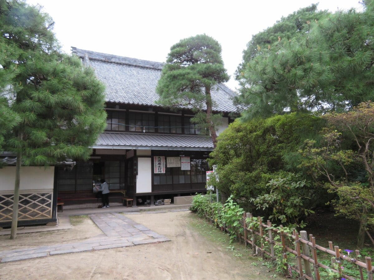 總願寺とは?御朱印にご本尊の不動明王の文字が浮かび上がる関東三大不動の一つ