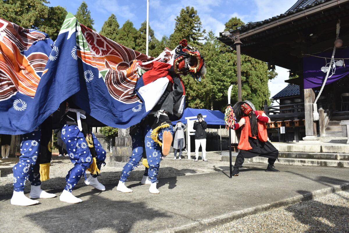 富山県射水市の祭りが盛んな背景とは？戸破加茂社再建100周年の祭りと獅子舞を見て考えた