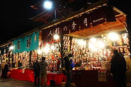 世田谷のボロ市 戦国時代の楽市にタイムスリップ 骨董品や古着の中にお宝が オマツリジャパン あなたと祭りをつなげるメディア 世田谷のボロ市 戦国時代の楽市にタイムスリップ 骨董品や古着の中にお宝が オマツリジャパン あなたと祭りをつなげるメディア