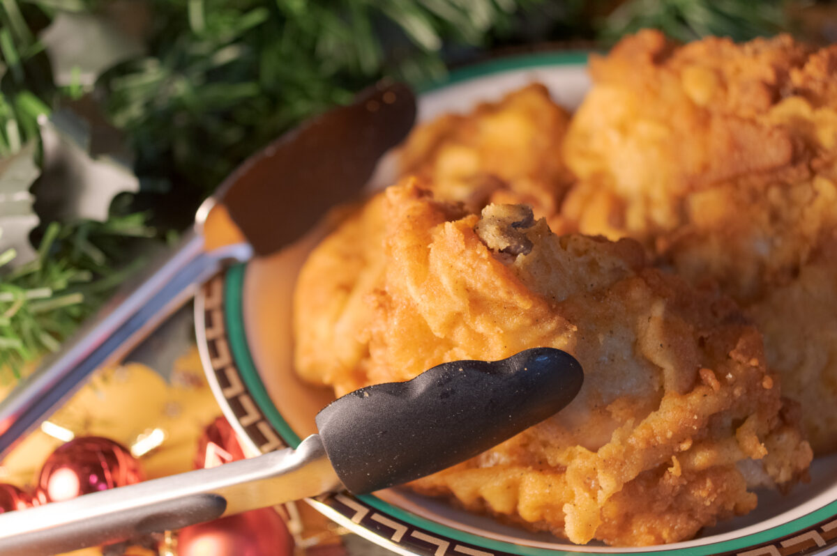 お皿に盛り付けたオリジナルチキン