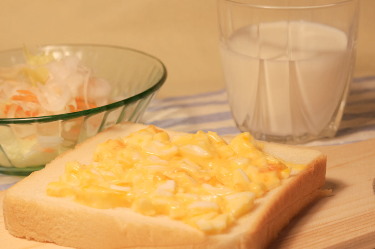 牛乳のある朝食