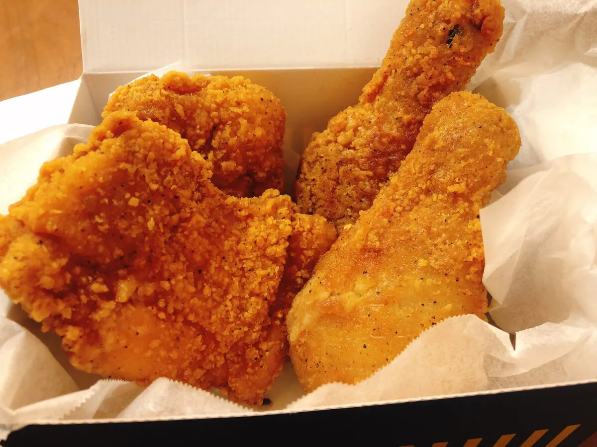 21年はローソンのチキンとケーキで気軽におうちクリスマス 実食レポ オマツリジャパン あなたと祭りをつなげるメディア 21年はローソンのチキンとケーキで気軽におうちクリスマス 実食レポ オマツリジャパン あなたと祭りをつなげるメディア