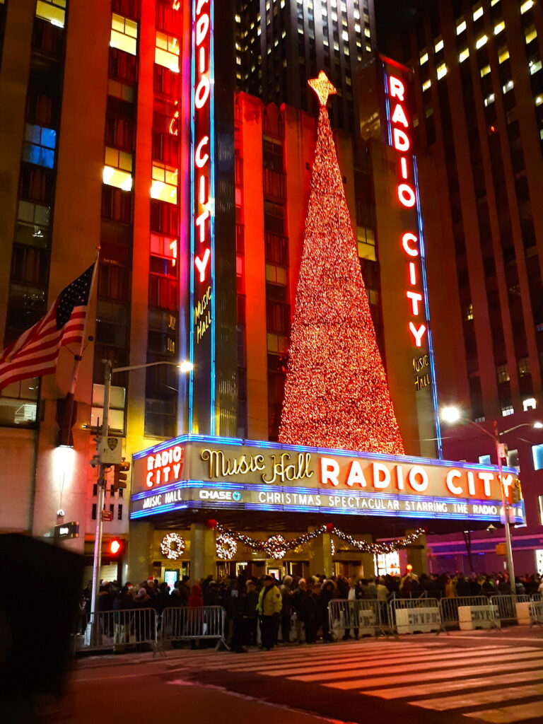 ラジオシティミュージックホールのイルミネーション