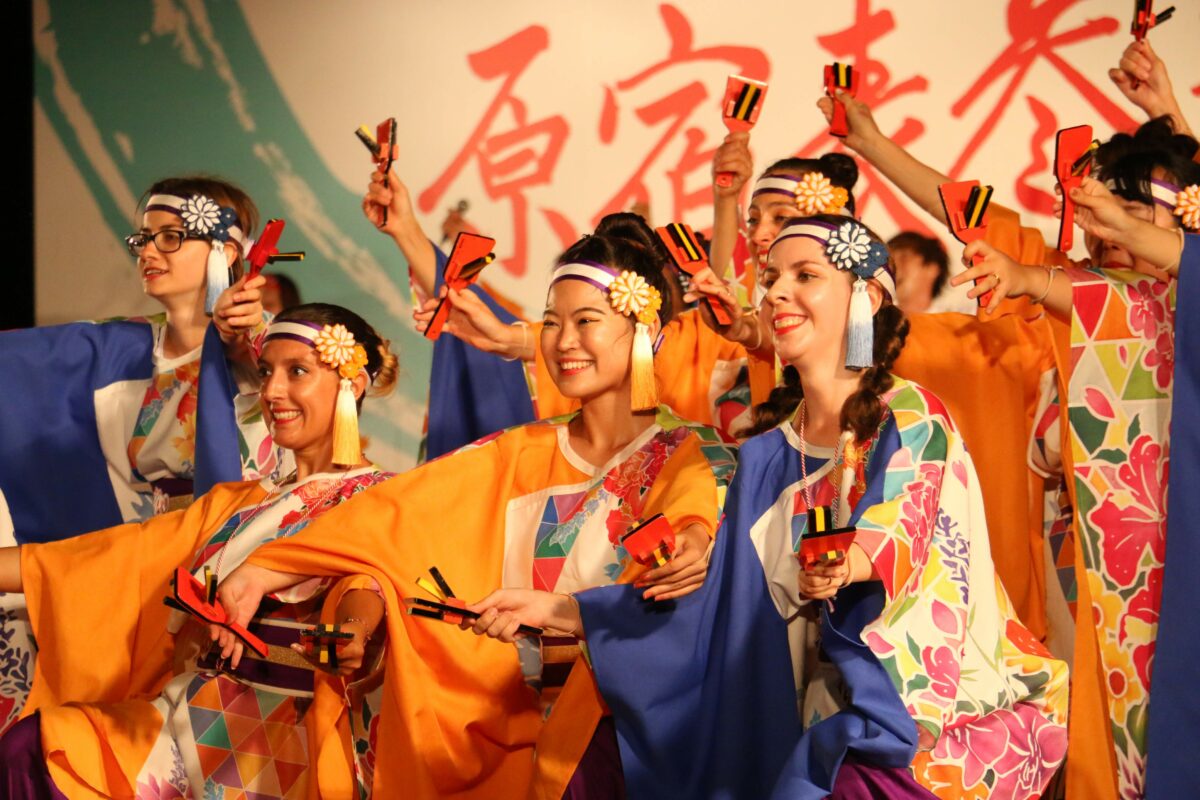 「絆国際チーム」（世界各国）