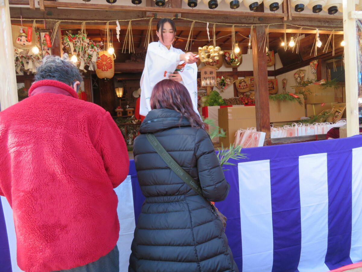 十日戎が茨木神社で開催！参拝者に一年の福を授ける大マグロ