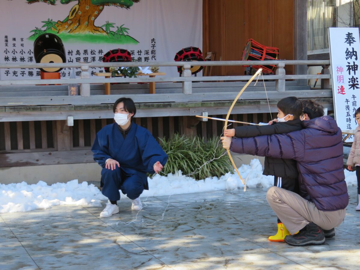 祈年祭御備社が越谷香取神社で開催！御朱印を手にファミリーで楽しむ弓矢や伝統芸能