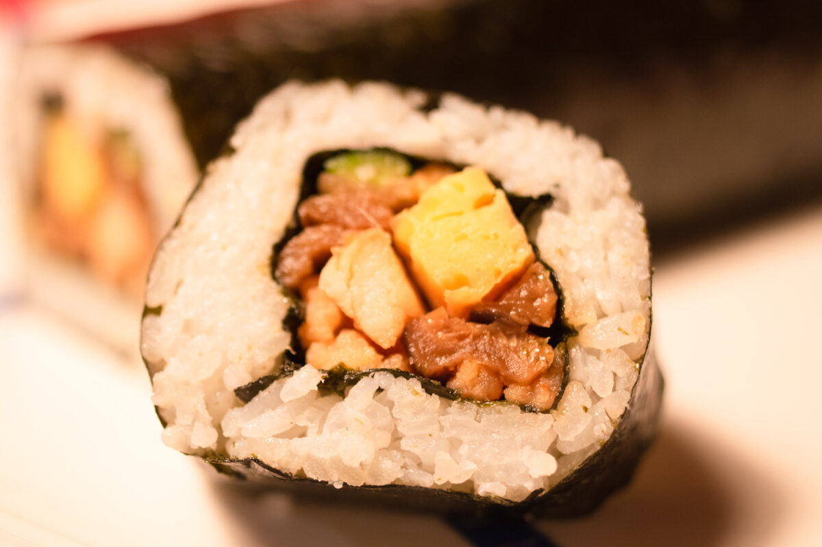 成城石井の恵方巻(自家製海老おぼろ七種具材恵方巻)