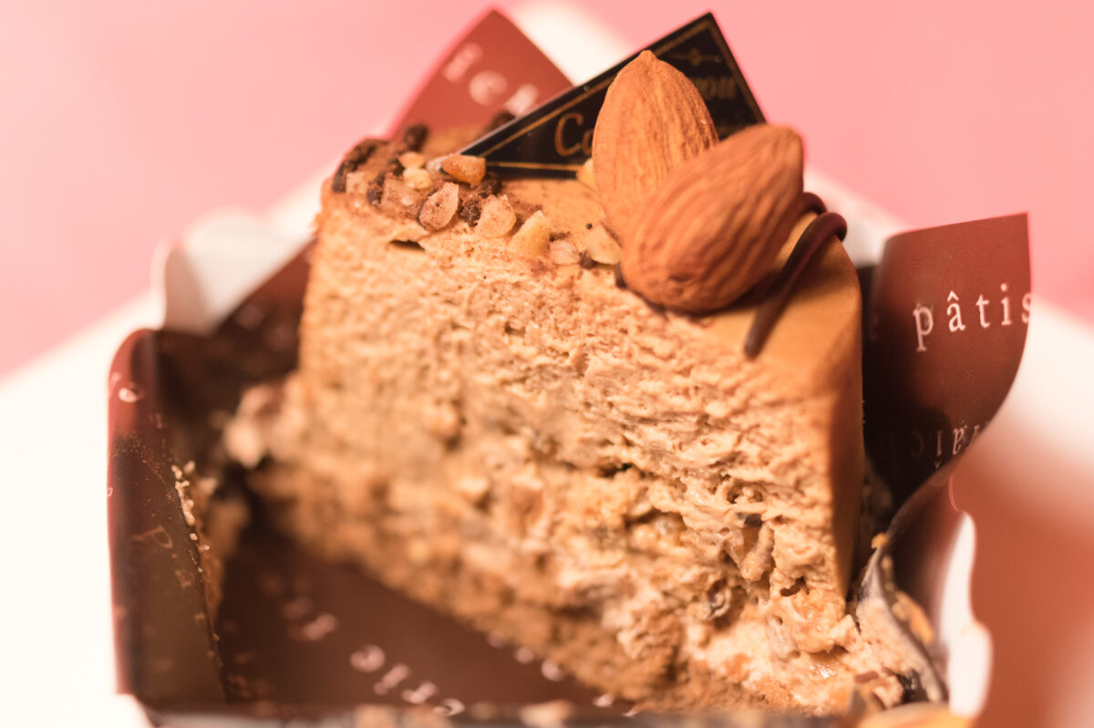 2022年・シャトレーゼのバレンタイン(キャラメルナッツのカフェショコラケーキ)