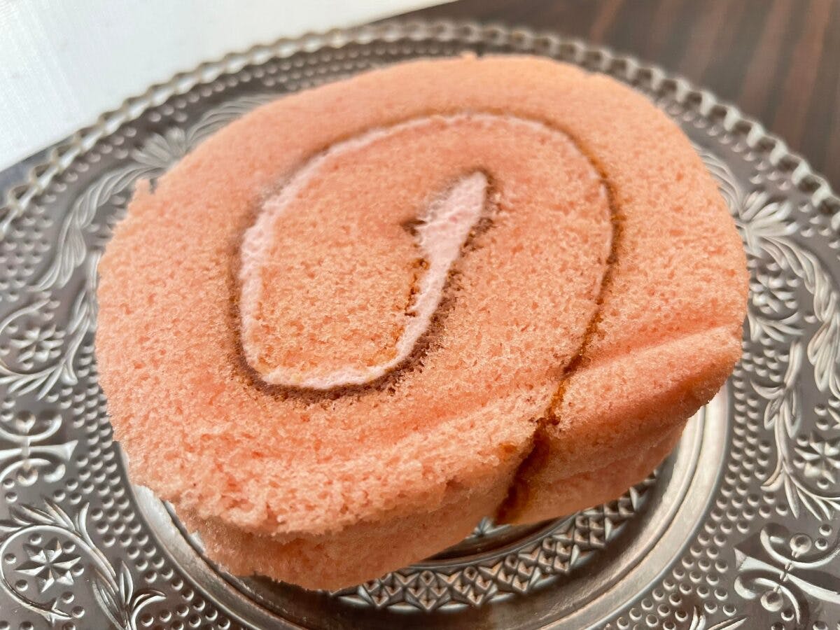 桜のロールケーキ