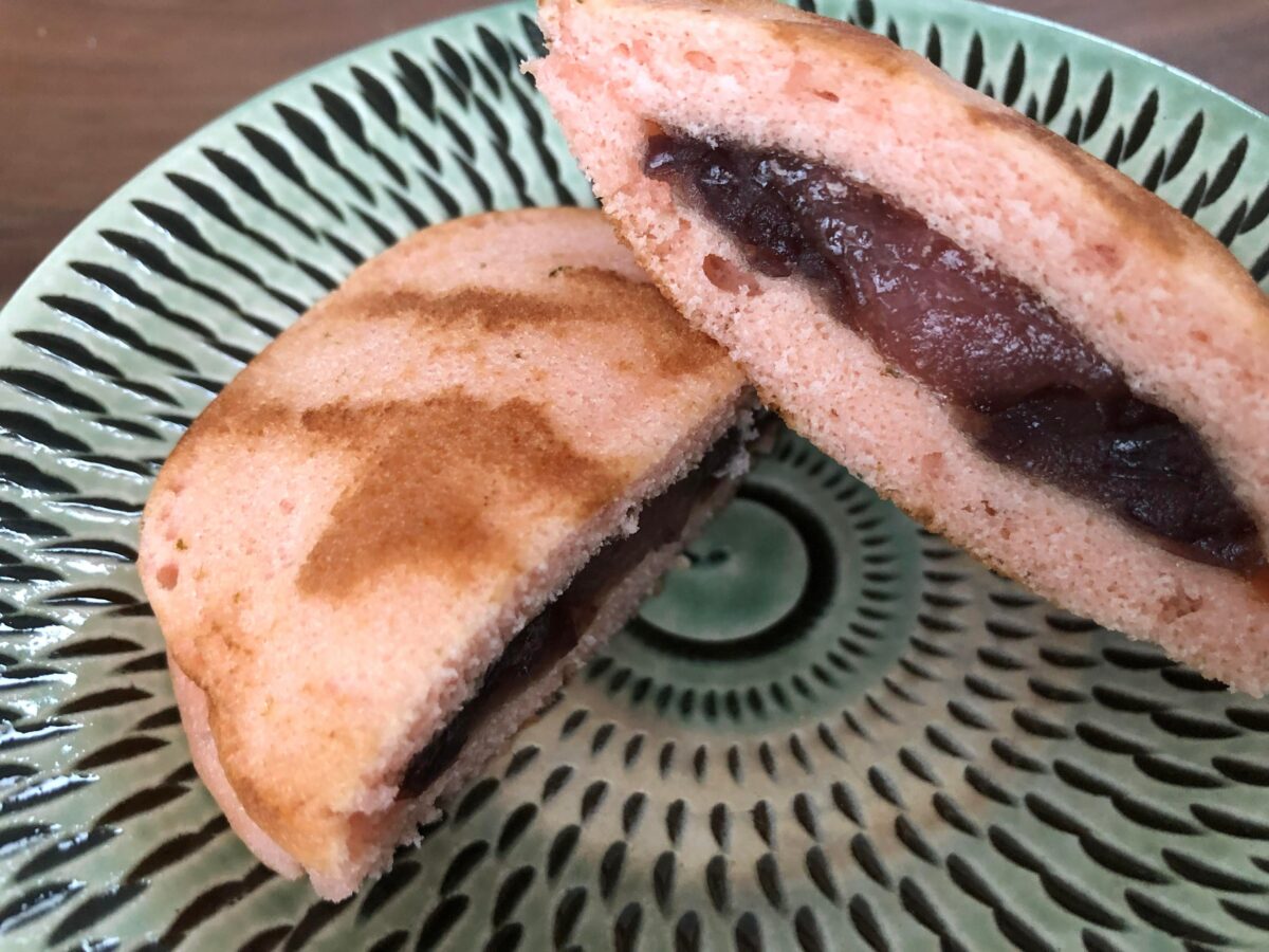 桜もち入りミニトラ焼き