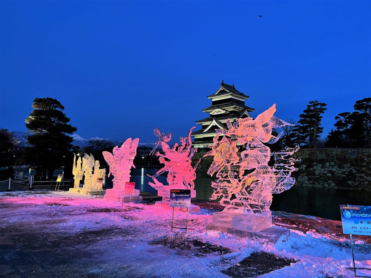 氷彫フェスティバル、松本城、氷像、ライトアップ、夜明け