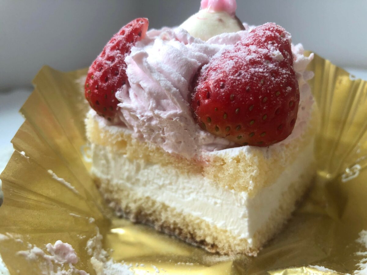 ひなまつり2色の苺ケーキ