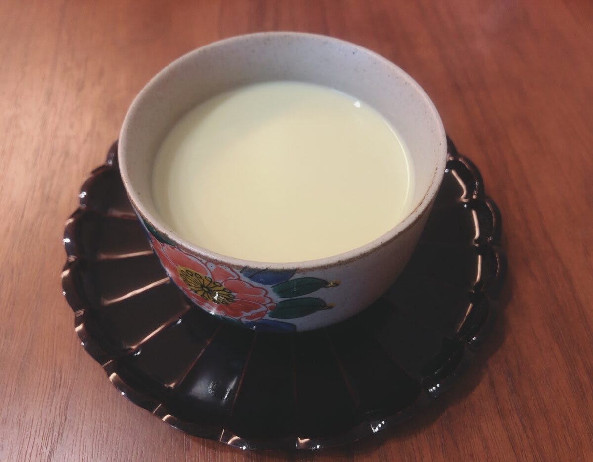 ミルク生まれのさくらグリーンティーラテ