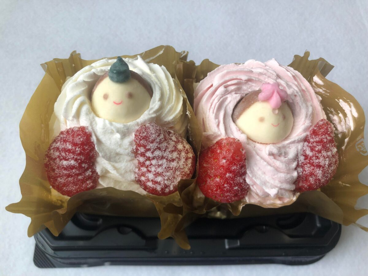 ひなまつり2色の苺ケーキ