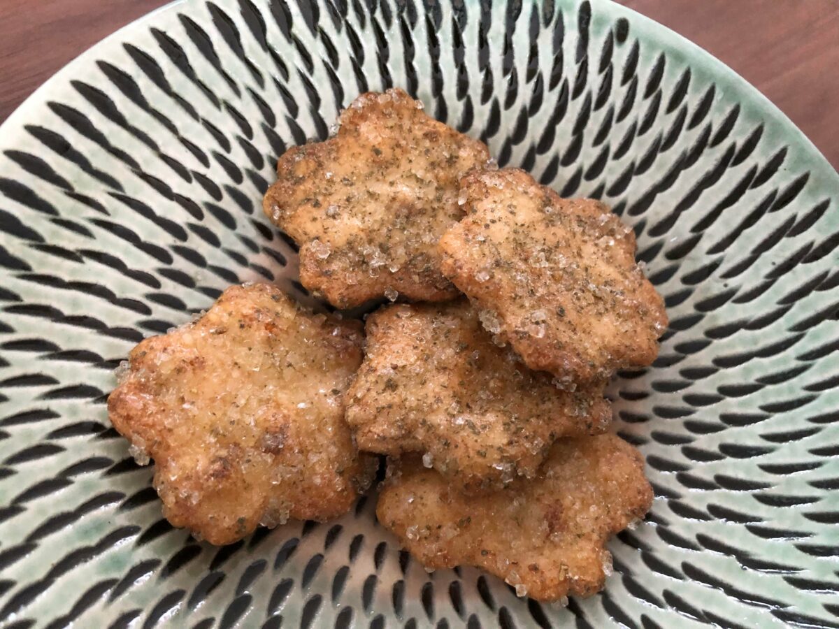 桜のざらめせんべい