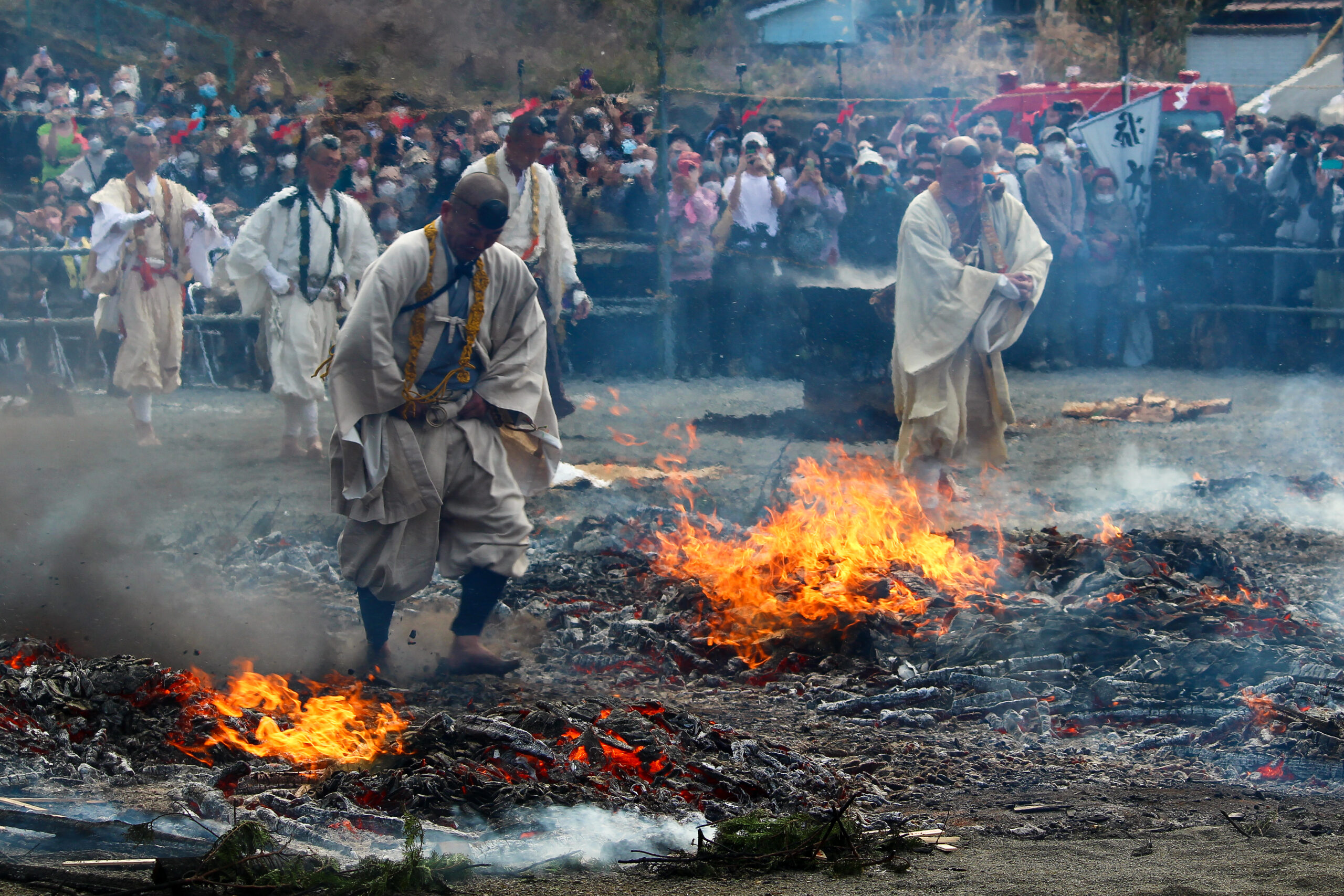 高尾山火渡り祭