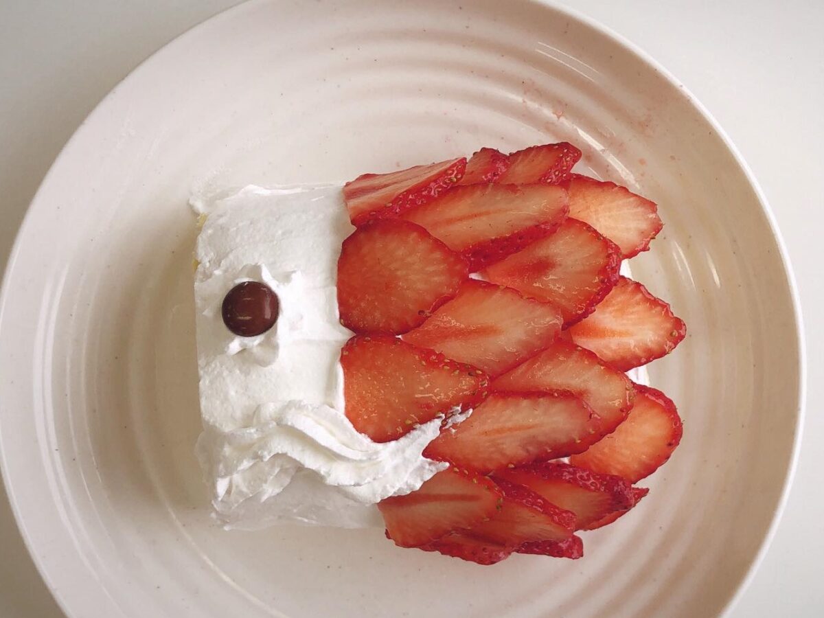 デコレーションするケーキ