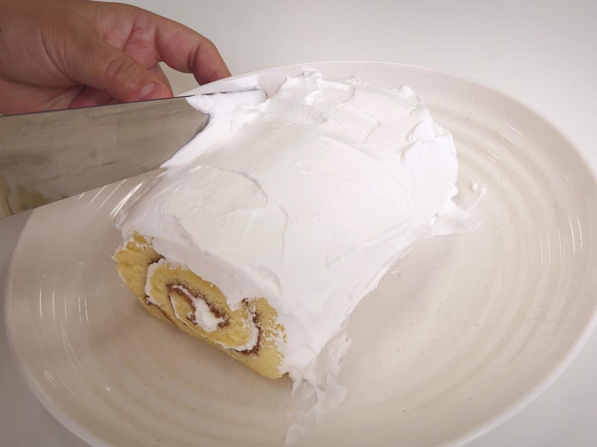 ホイップクリームをのせる