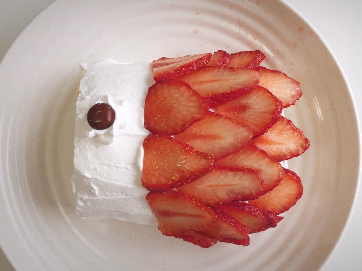 デコレーションするケーキ