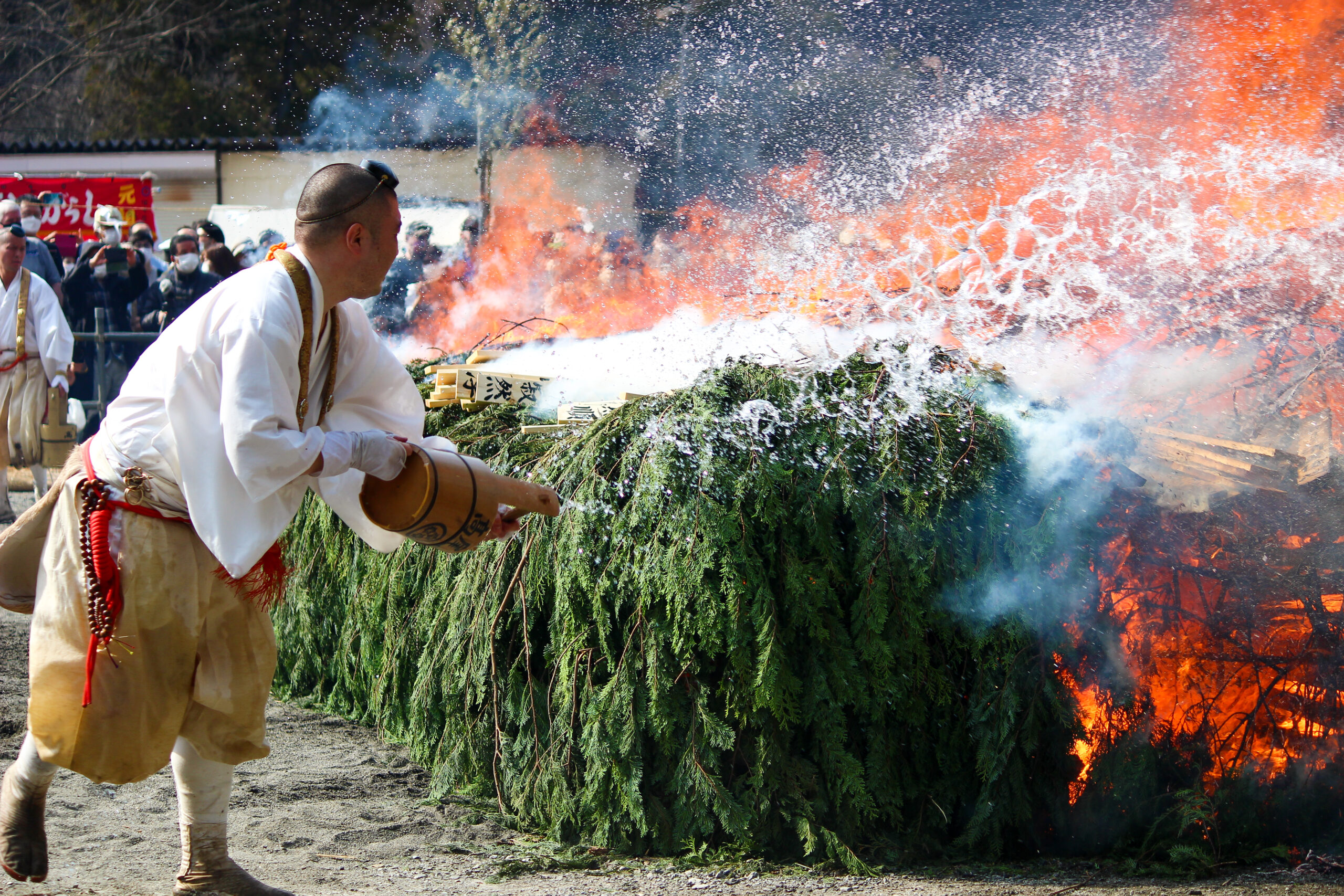 高尾山火渡り祭