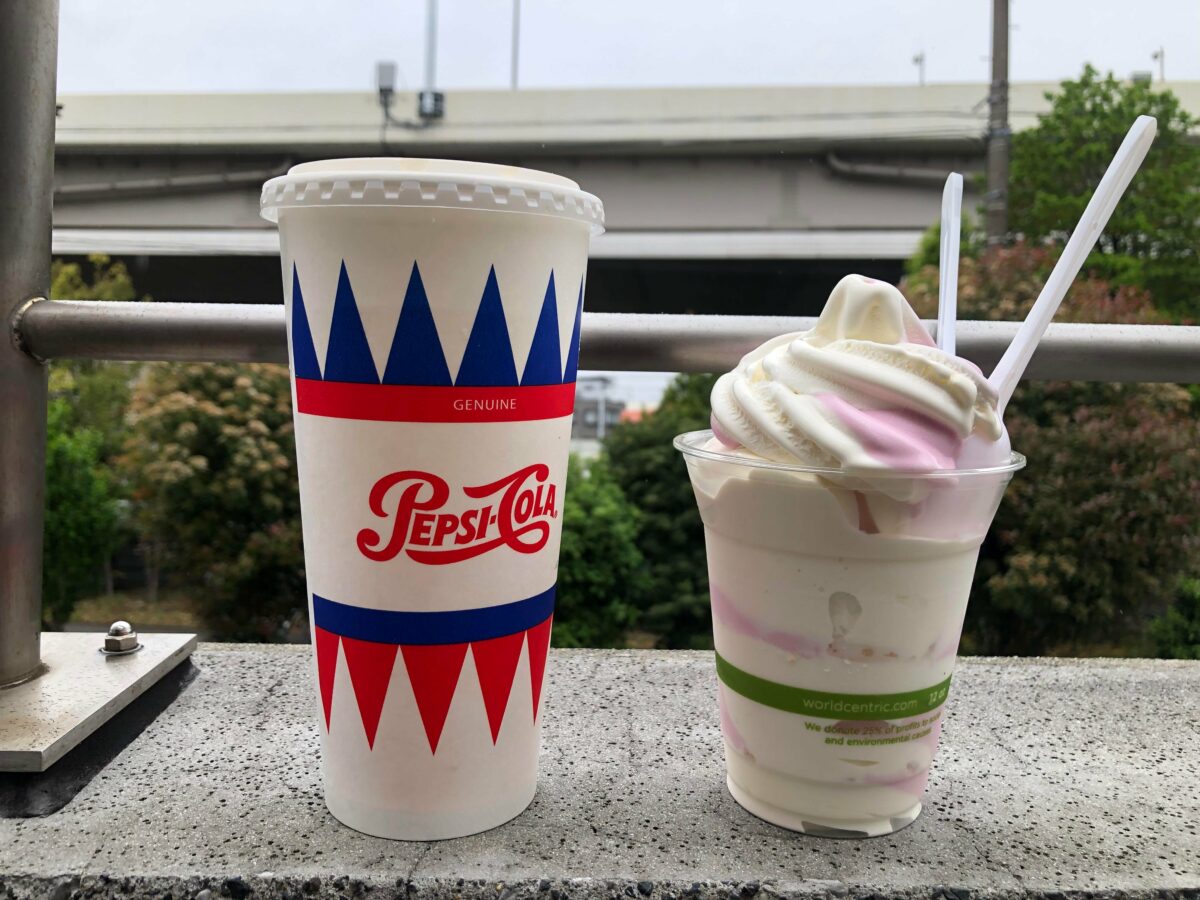 コストコのソフトクリームとジュース