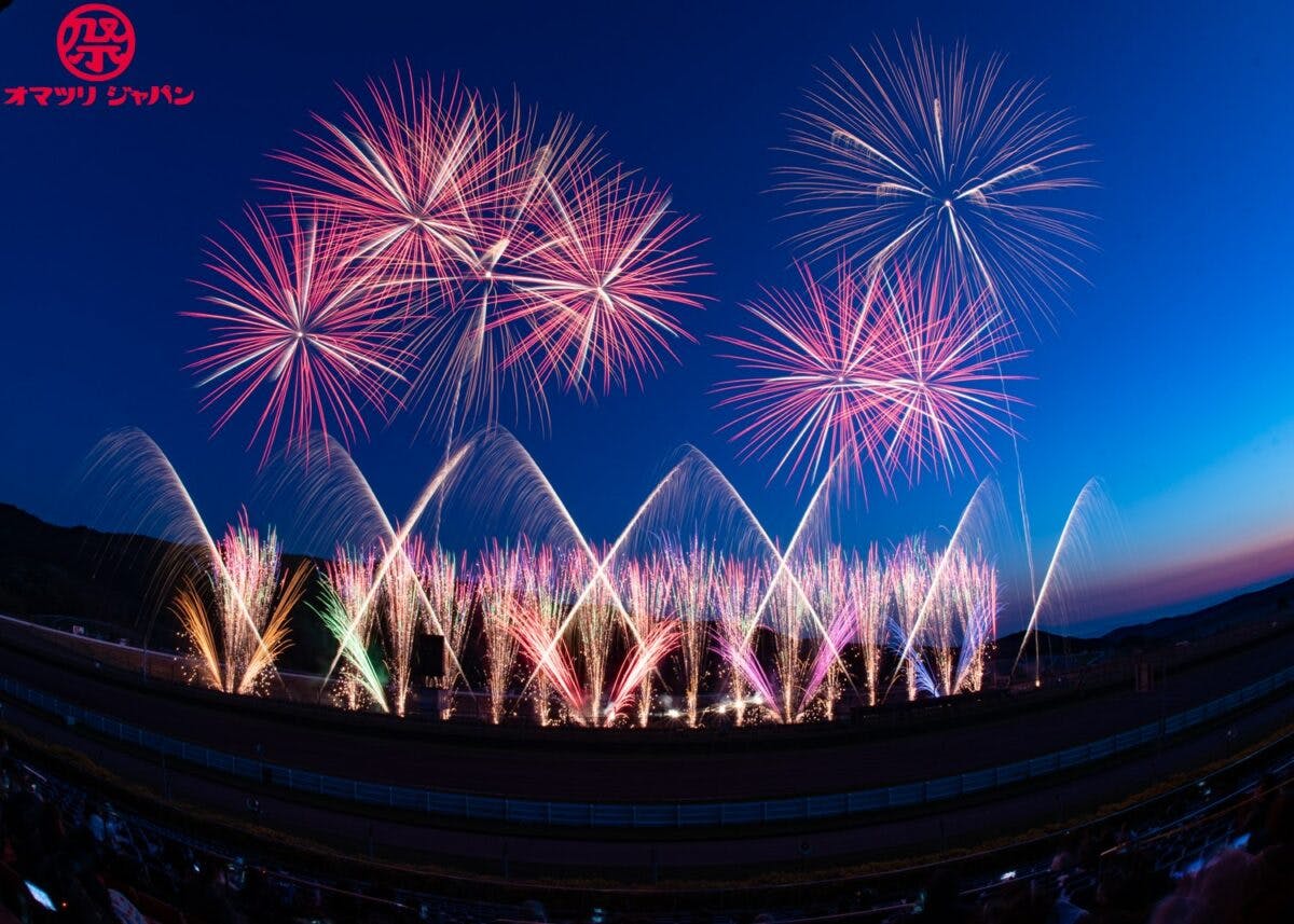 初開催 天空dehanabi Inオートポリス 大自然の中で浴びる1万発の光のシャワーのフォトレポート 大分県 オマツリジャパン あなたと祭りをつなげるメディア 初開催 天空dehanabi Inオートポリス 大自然の中で浴びる1万発の光のシャワーのフォトレポート 大分県 オマツリジャパン あなたと祭りをつなげるメディア