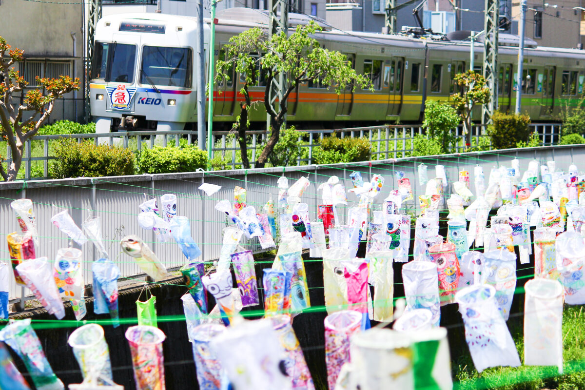 神田川こいのぼり祭り2022開催中！手作りこいのぼりが飾る三鷹の初夏の風物詩