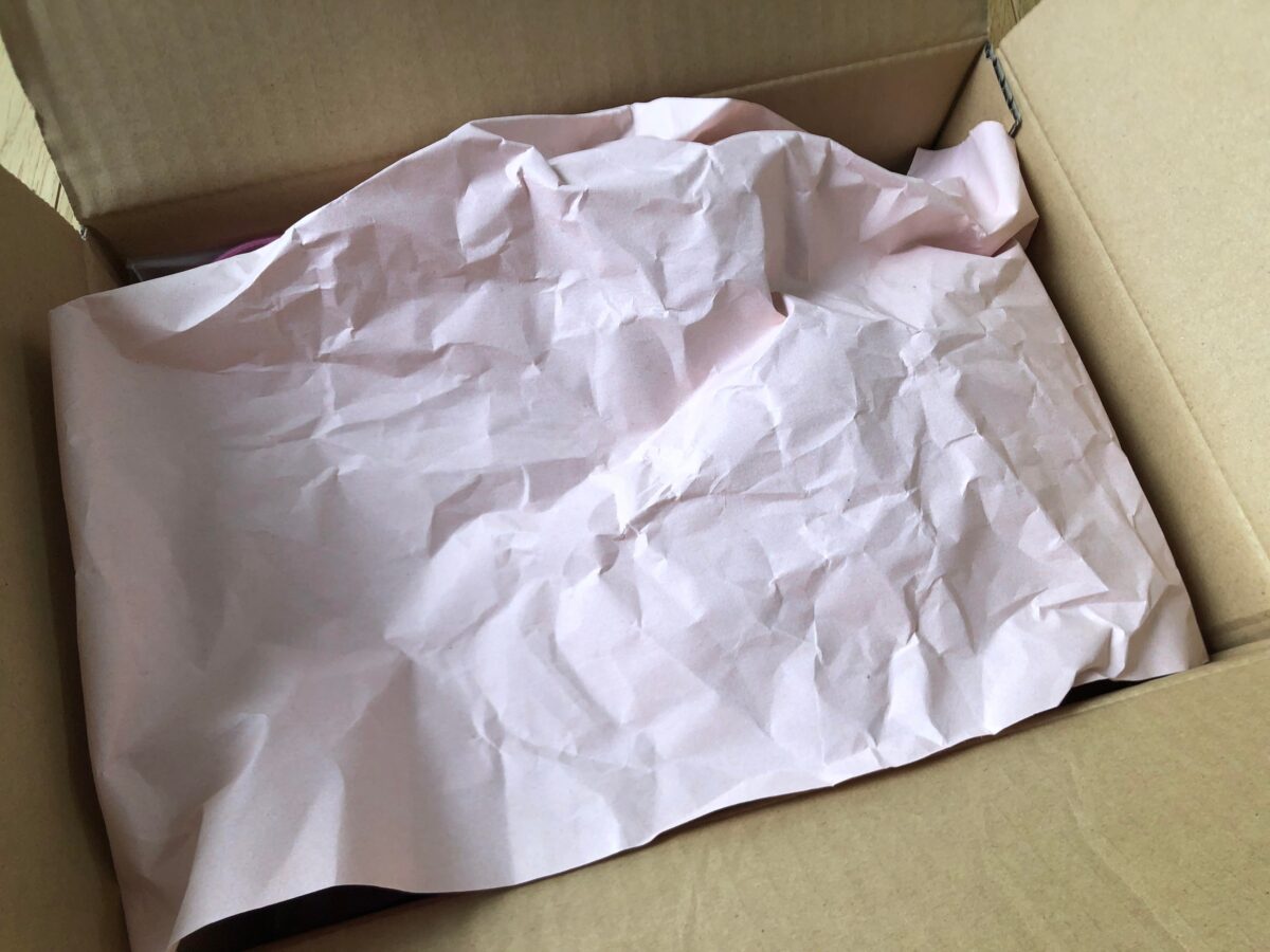 ダンボールに入ったコラボセット