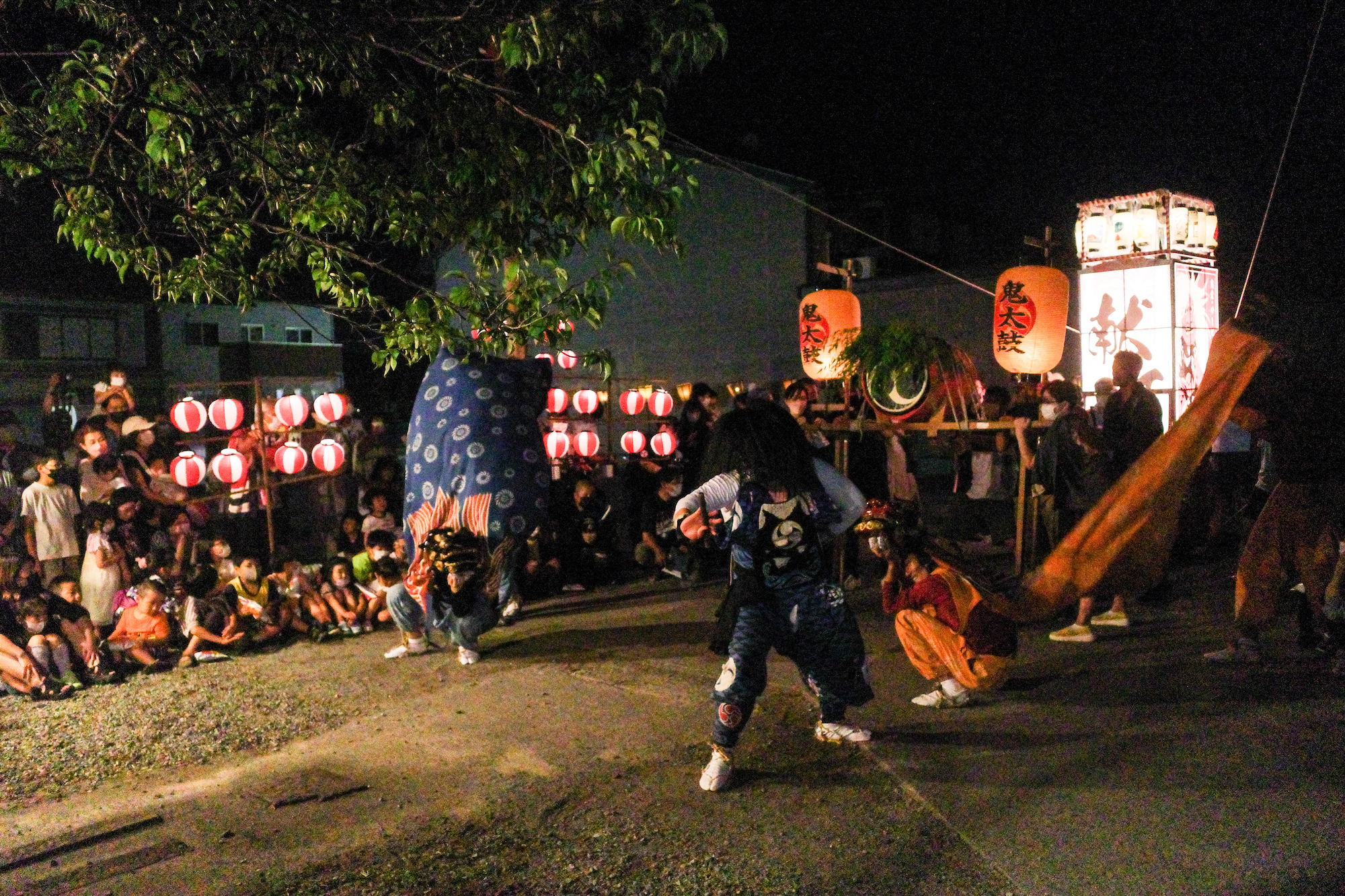 鬼太鼓」とは？芸能のるつぼ、佐渡島ならでは？鬼・獅子舞・能のカオスな融合を見た｜株式会社オマツリジャパン