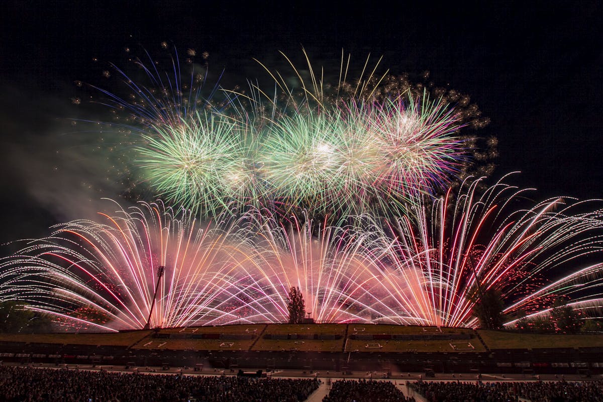 北海道に夏を呼ぶ 真駒内花火大会 3年ぶりのアツい開催をレポート オマツリジャパン あなたと祭りをつなげるメディア 北海道に夏を呼ぶ 真駒内花火大会 3年ぶりのアツい開催をレポート オマツリジャパン あなたと祭りをつなげるメディア