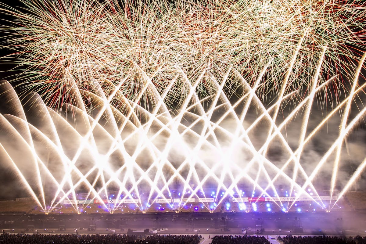 北海道に夏を呼ぶ 真駒内花火大会 3年ぶりのアツい開催をレポート オマツリジャパン あなたと祭りをつなげるメディア 北海道に夏を呼ぶ 真駒内花火大会 3年ぶりのアツい開催をレポート オマツリジャパン あなたと祭りをつなげるメディア